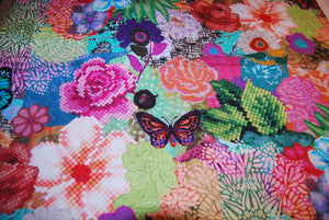Tissu "Farandole de fleurs et papillons" (pas à vendre)
