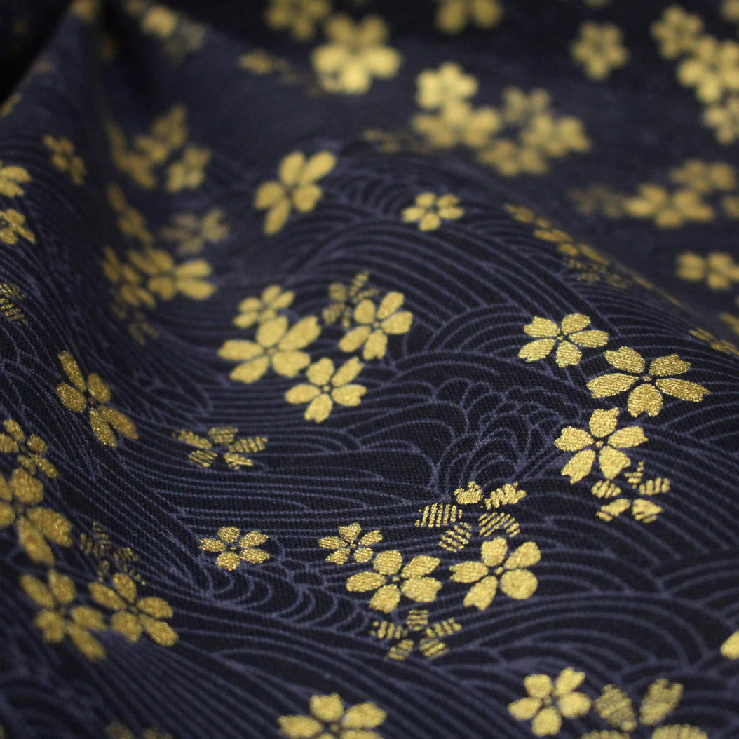 Tissu japonais vague bleu marine et fleur sakura dorée (pas à vendre)