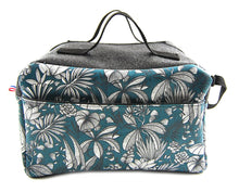 Charger l'image dans la galerie, Vanity XXL/ Lunch bag isotherme "Fleurs tropicales" dessus paillette noir en 20x30x25 (Disponible de suite)