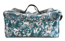 Charger l&#39;image dans la galerie, Mallette Infirmière Libérale XL 25x45x25 en &quot;Fleurs tropicales&quot;/ dessus vert canard (Livraison JUILLET 2025)