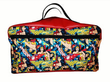 Charger l&#39;image dans la galerie, Mallette Infirmière Libérale XL 25x45x25 &quot;Wonder Woman vintage&quot; (Livraison DECEMBRE 2025)