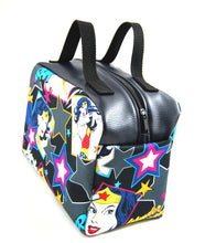 Charger l&#39;image dans la galerie, Vanity / Trousse de toilette &quot;Wonder Woman&quot; (Livraison NOVEMBRE 2025)