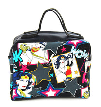 Charger l&#39;image dans la galerie, Vanity / Trousse de toilette &quot;Wonder Woman&quot; (Livraison NOVEMBRE 2025)