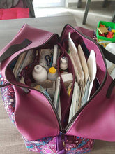 Charger l'image dans la galerie, Mallette Infirmière Libérale XL 25x45x25 en tissu japonais "Plume de paon rose / dessus paillette bronze" (Livraison SEPTEMBRE 2026)