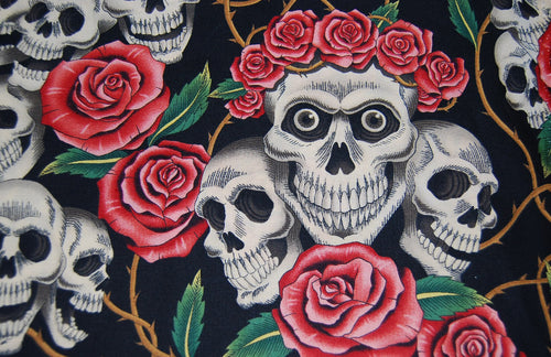 Tissu Skulls aux roses (Pas à vendre)